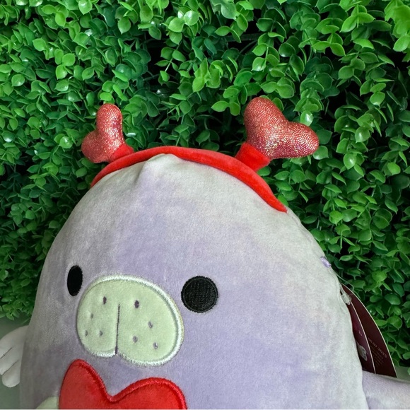 Marius the Manatee Squishmallows Valentines Edition 8" NWT - Picture 3 of 8